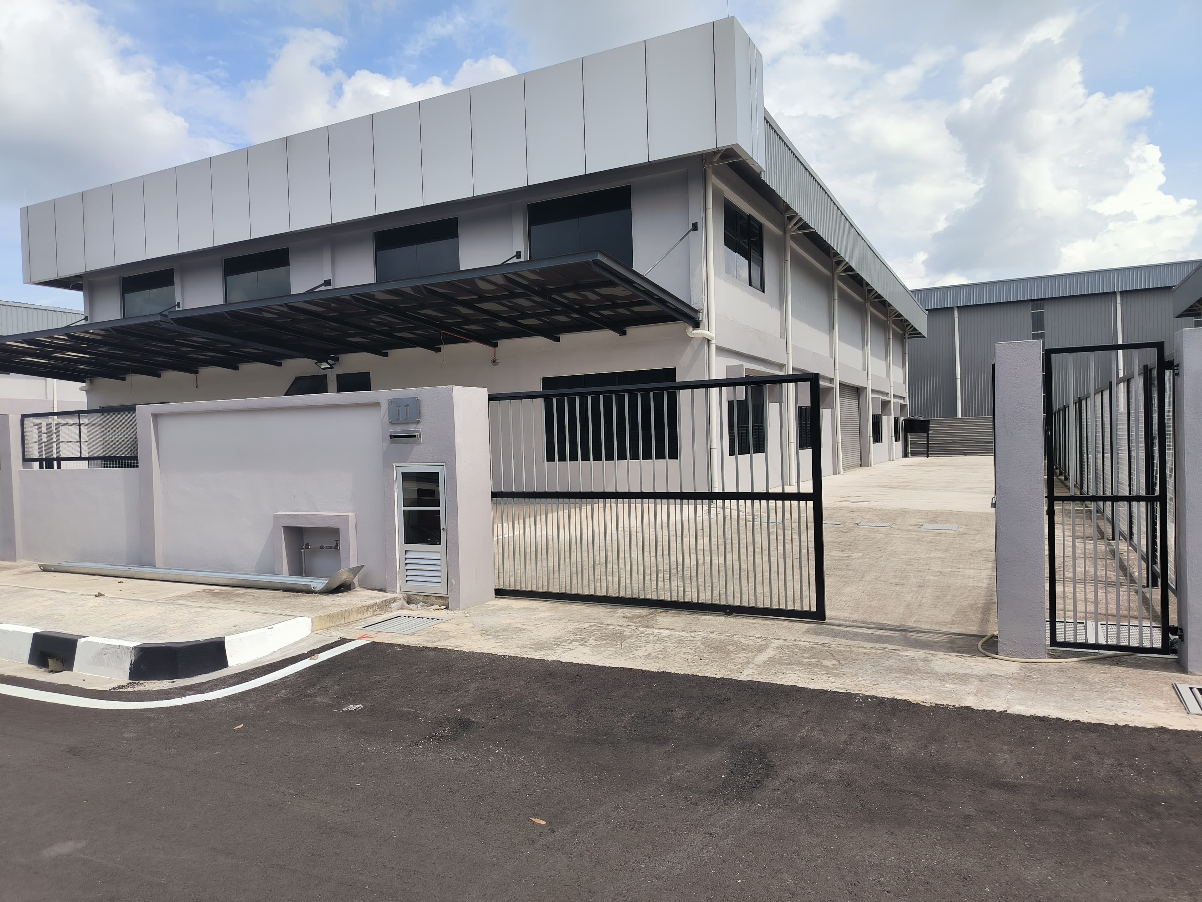 Factory for Rent @ Kawasan Perindustrian Valdor, Valdor | Basic Renovation I Factory / Warehouse I Land Area 7500 sqft 